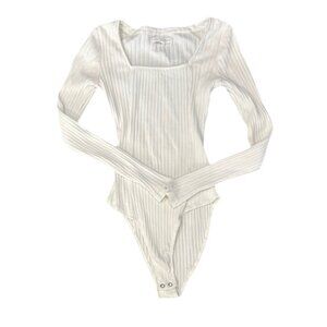 Coco + Jameson White Ribbed Long Sleeve Fitted Bodysuit Size M